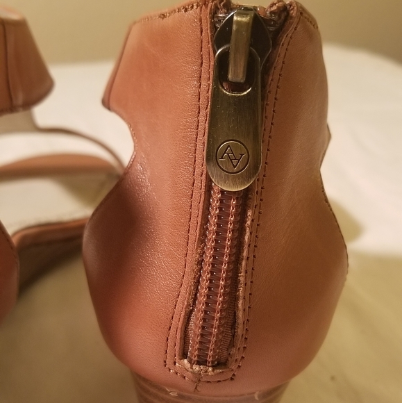 Adrienne Vitadini Shoes - Picture 2 of 4